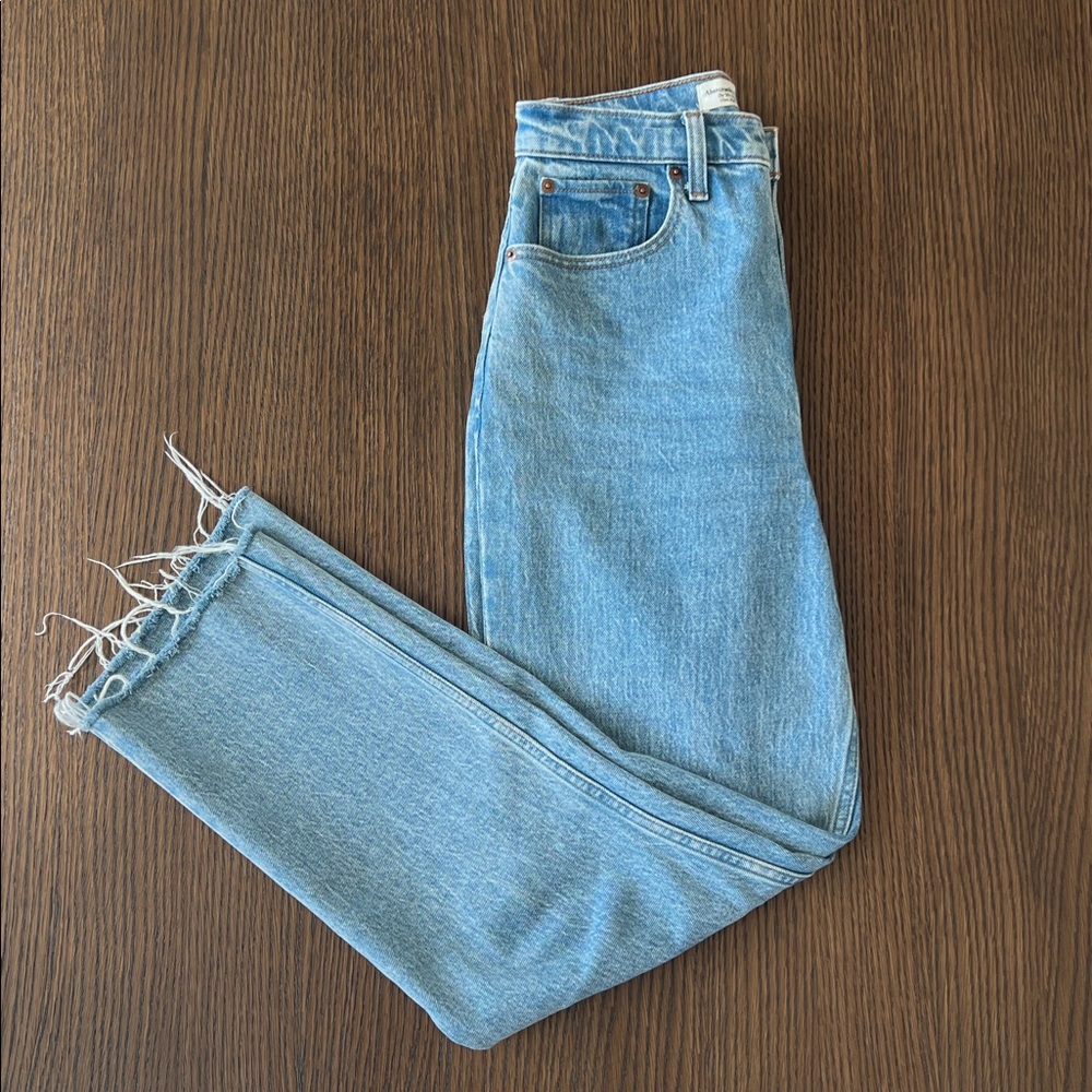 Abercrombie Curve Love 90s Straight Ultra High Rise Jeans
